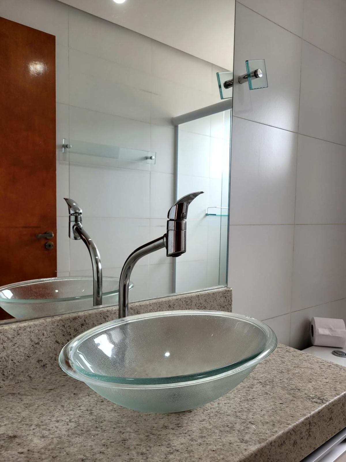 Grande Apt No Centro C/ Cozinha Completa Varanda Pocos de Caldas Bagian luar foto